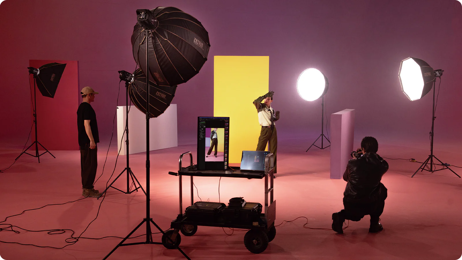 Zhiyun Molus B200 COB Light (2)